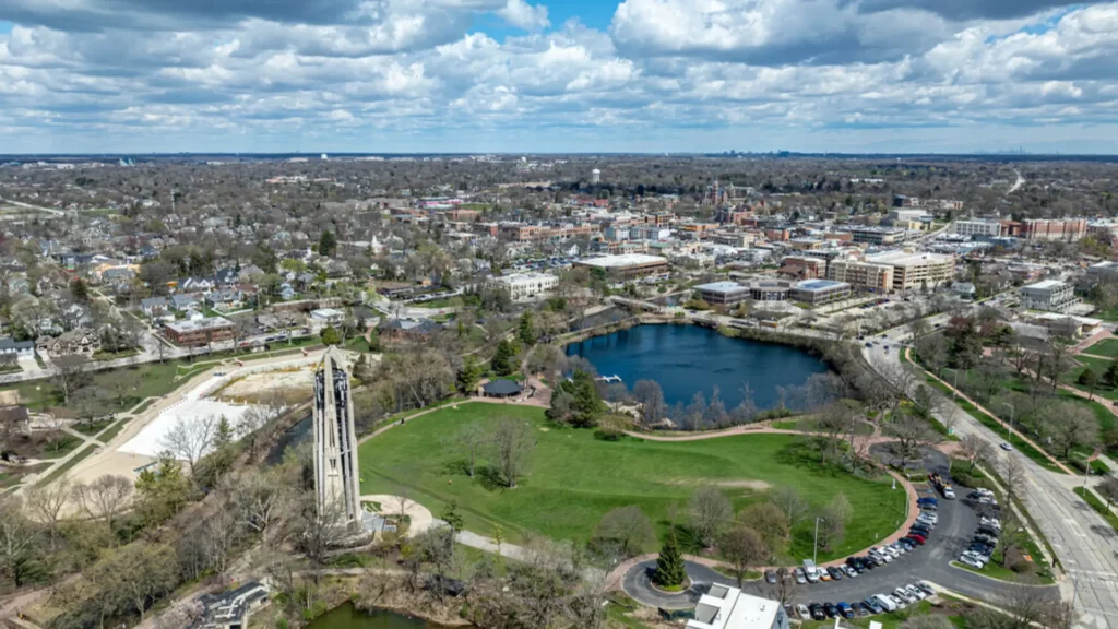 Naperville, IL